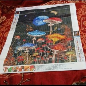 MUSHROOMS AND FLOWERS DIAMOND PAINTING KIT